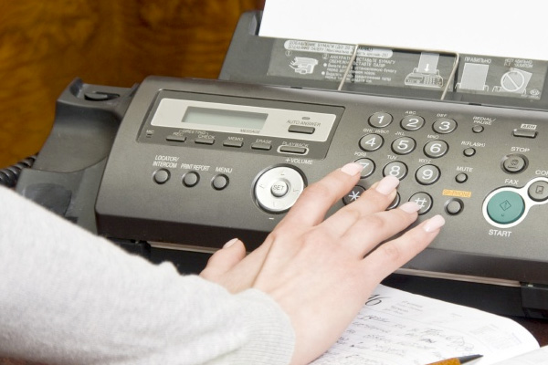 How to Get a Dedicated Fax Line Through Internet